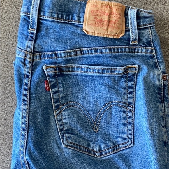 530 Levi’s Classic Relaxed Boot Cut Jeans 8M - Picture 4 of 4